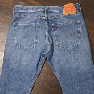 Levi's 501 Classic Straight Men's Jeans in Denim Blue